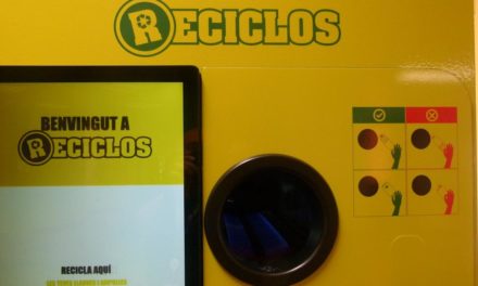 Spitalul Fundației Alcorcón încorporează trei dispozitive „inteligente” care recompensează reciclarea plasticului și a conservelor