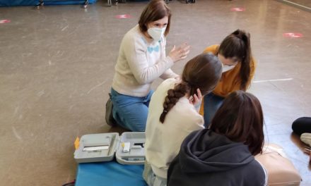Centrul de Sănătate Los Alperchines formează comunitatea educațională în tehnici de resuscitare