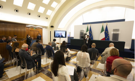 Conferință de presă susținută de subsecretarul Gabrielli