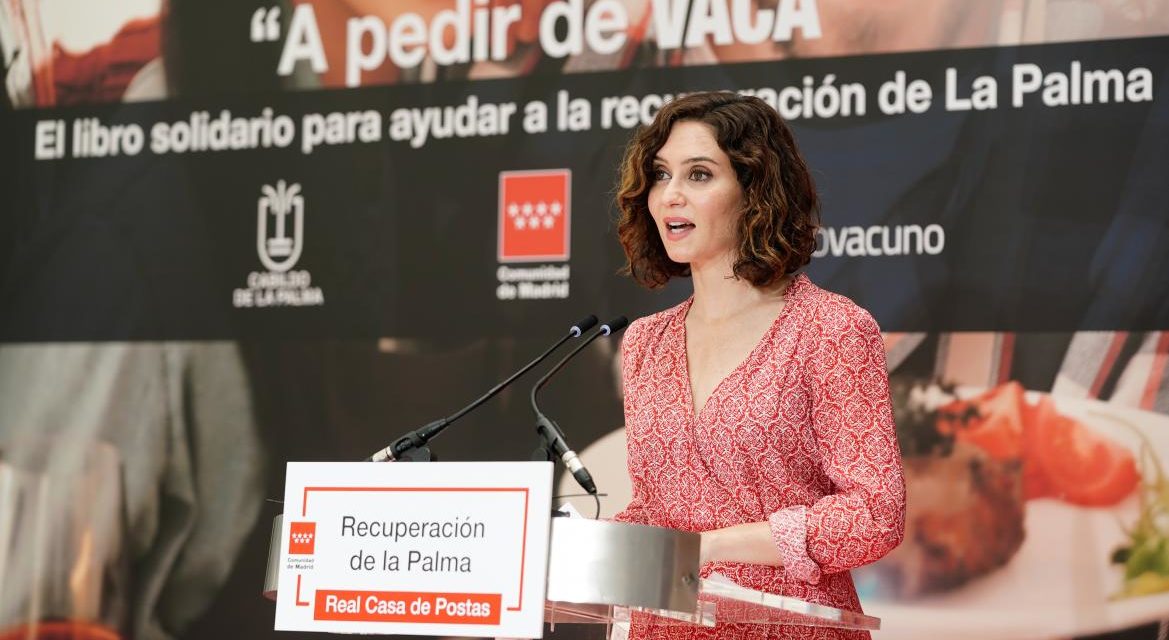 Díaz Ayuso prezintă o carte de solidaritate pentru a strânge fonduri pentru reconstrucția orașului La Palma