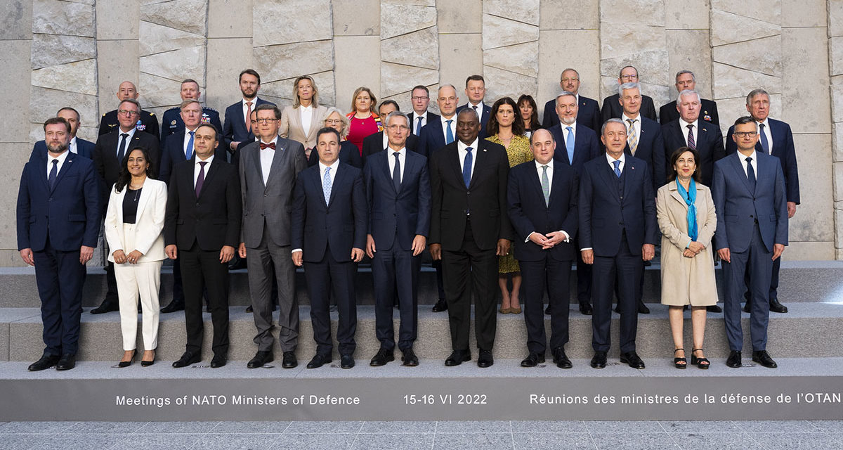 Miniștrii Apărării NATO finalizează următorul Summit de la Madrid de la Bruxelles