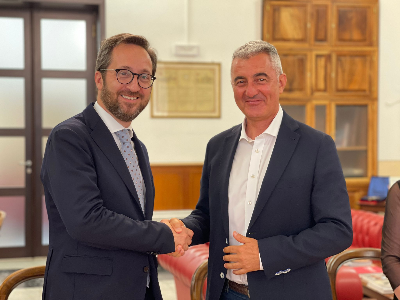 Guvernul Cataloniei semnează un acord cu Alghero pentru a consolida cooperarea