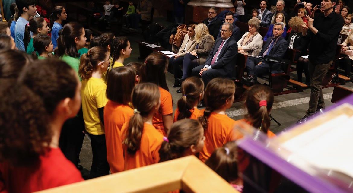 Comunitatea Madrid prezintă premiile celei de-a 18-a ediții a Concursului Coral, la care au participat 29 de centre educaționale