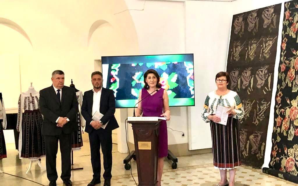 Italia: Inaugurarea expoziției etnografice „Poeme țesute”