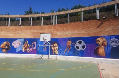 Tinerii deținuți ai Centrului Educațional Montilivi pictează cinci figuri de referință din Girona pe peretele interior al centrului