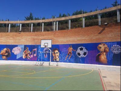 Tinerii deținuți ai Centrului Educațional Montilivi pictează cinci figuri de referință din Girona pe peretele interior al centrului