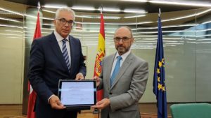 comunitatea-madrid-cere-guvernului-central-sa-solicite-de-urgenta-opozitii-la-secretarii-si-auditorii-consiliilor-municipale