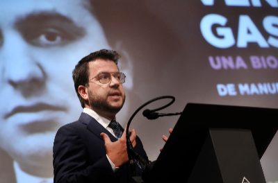 Președintele aragonez susține „politicile emancipatoare” ale lui Ventura Gassol pentru „că a adus cultura și educația mai aproape de întreaga populație”