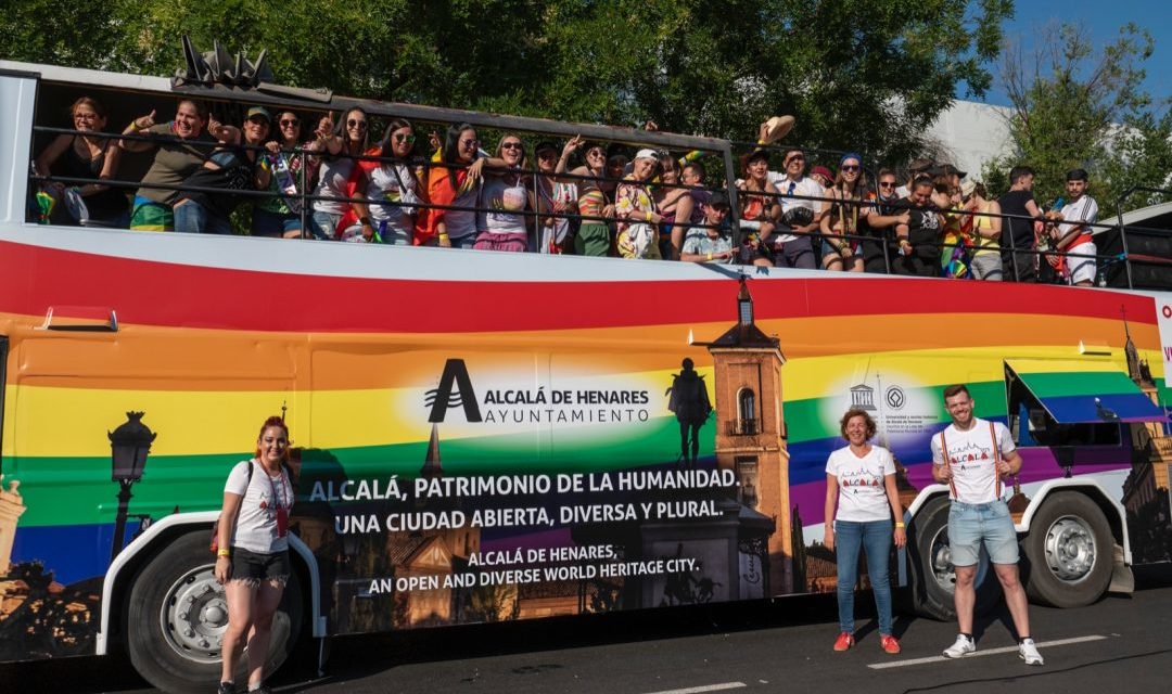 Alcalá – Autobuzul promoțional Alcalá de Henares, prezent la manifestația de stat Pride din Madrid