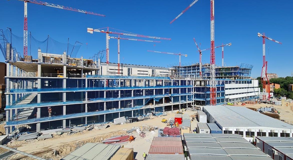 Noua clădire de spitalizare a Spitalului 12 de Octubre finalizează construcția structurii de bază care include primele patru etaje