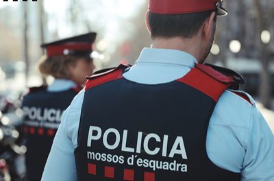 Mossos d'Esquadra arestează un bărbat care tocmai făcuse un jaf într-un supermarket din Lleida cu un pistol simulat