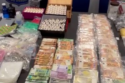 Mossos d'Esquadra și Guàrdia Urbana desființează un grup care trafica droguri de designer în Barcelona și confiscă pe piață substanțe evaluate la 1,7 milioane de euro.