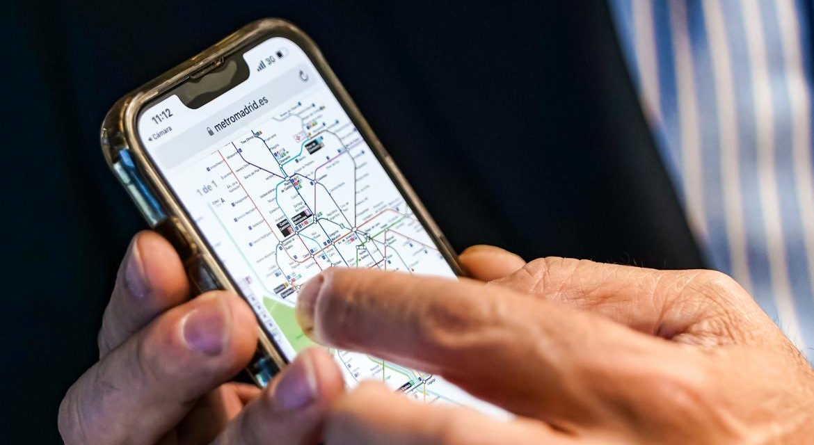 Comunitatea Madrid încurajează utilizatorii de metrou să folosească harta de buzunar în format digital