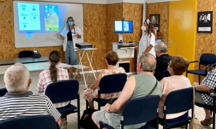 Centrul de sănătate al orașului San Pablo instruiește utilizatorii în vârstă cu privire la tehnologiile de sănătate în Asistența Primară