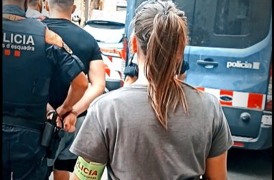 Mossos d'Esquadra au destructurat un grup infracțional foarte activ care a activat în Barcelona și care s-a specializat în spargeri în locuințe