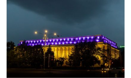 Palatul Victoria, iluminat în culorile drapelului Ucrainei în zilele de 23 și 24 august