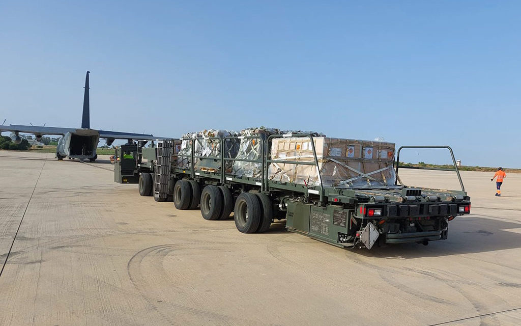 Un transport de arme de calibru mare pleacă de la Baza Navală Rota către Ucraina