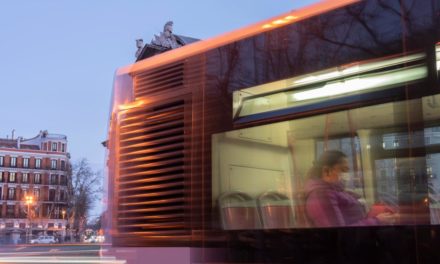 Comunitatea Madrid își activează serviciul de oprire la cerere pe liniile de autobuz de noapte pentru municipalitățile care sărbătoresc sărbătorile patronale