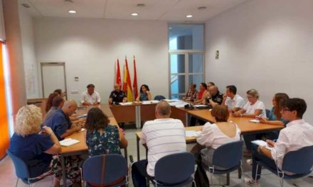 Alcalá – Noua ședință a Consiliului Școlar Municipal, cu participarea tehnicienilor municipali și a ofițerilor de poliție