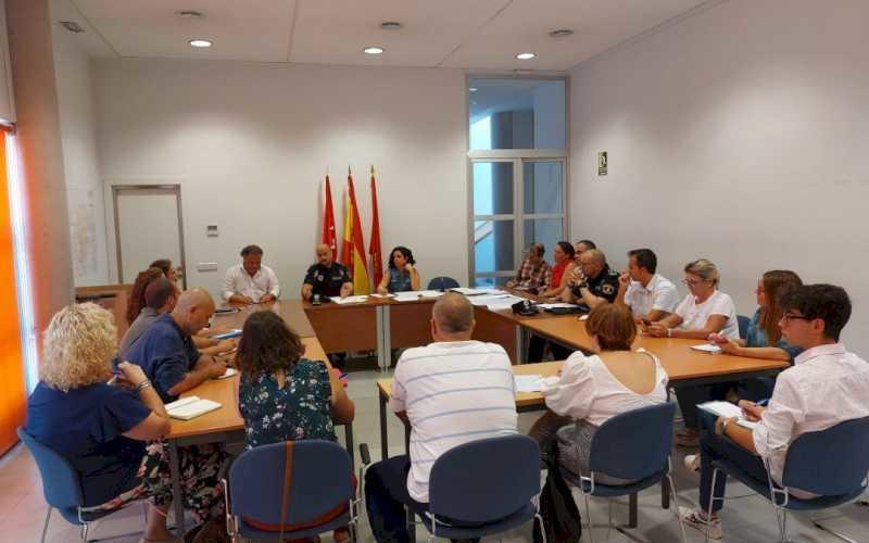 Alcalá – Noua ședință a Consiliului Școlar Municipal, cu participarea tehnicienilor municipali și a ofițerilor de poliție