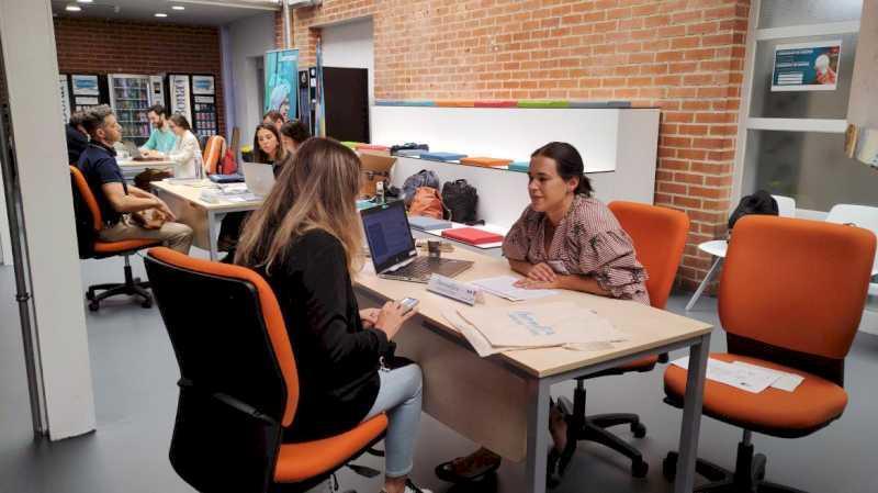 Comunitatea Madrid organizează întâlniri rapide cu companii pentru a angaja lucrători instruiți în tehnologii digitale