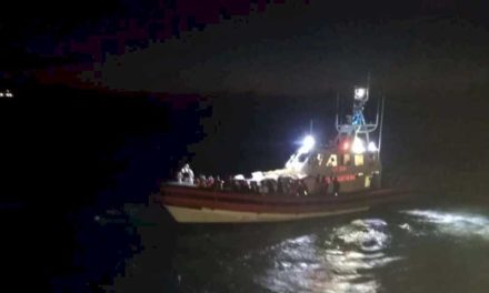 Misiune de salvare în Marea Mediterană. 147 de persoane salvate de poliţiştii de frontieră rom&acirc;ni din cadrul Gărzii de Coastă
