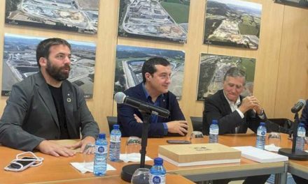Comisia pentru eradicarea azbestului din Catalonia se întrunește la depozitul controlat din Castellolí pentru a-și vizita instalațiile