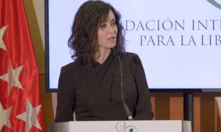 Díaz Ayuso face apel la uniunea democrațiilor liberale pentru a se confrunta cu „intervenționismul, voracitatea fiscală și dușmanii libertății”