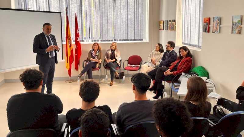 Comunitatea Madrid încorporează mărturiile victimelor terorismului pentru formarea tinerilor și a infractorilor minori în valori democratice