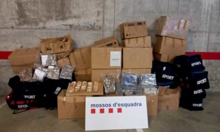 Mossos d'Esquadra arestează un bărbat pentru că a depozitat 1.243 kg de hașiș într-o locuință din Sant Iscle de Vallalta (Maresme)
