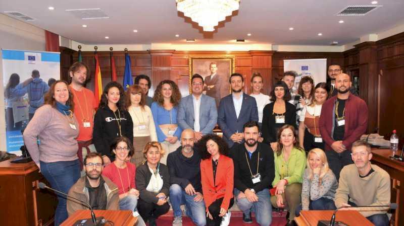 Comunitatea Madrid organizează un seminar internațional pentru a promova angajabilitatea și antreprenoriatul în rândul tinerilor