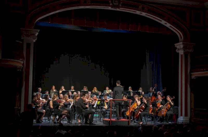 Alcalá – Orchestra Ciudad de Alcalá aduce un omagiu muzicalelor de la Alcine 51