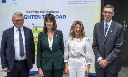 Yolanda Díaz și comisarul Schmit pledează la Bilbao pentru o Europă cu locuri de muncă mai sigure și mai sănătoase