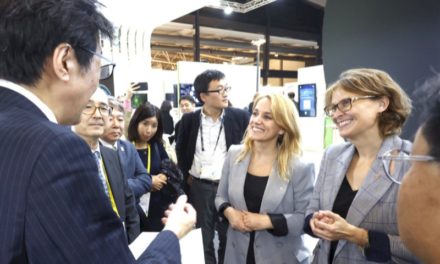 Consilierii Mas și Serret poziționează proiectele strategice ale Cataloniei la standurile internaționale ale Congresului Mondial Smart City Expo