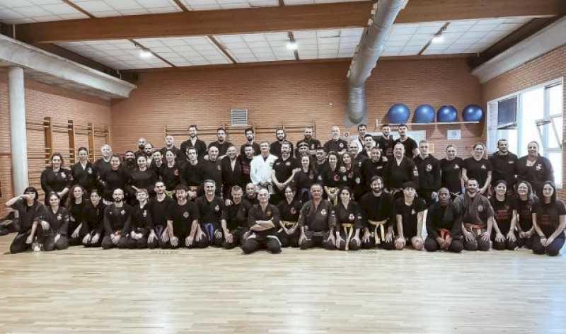 Torrejón – Torrejón de Ardoz a găzduit un seminar de arte marțiale multistil organizat de Cristina Álvarez, din Torrejón, campioană la…