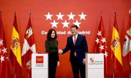 Díaz Ayuso semnează un protocol cu ​​Fernández Mañueco pentru a consolida sistemele de sănătate din Madrid și Castilla y León și pentru a coopera în domeniul dependenței și educației