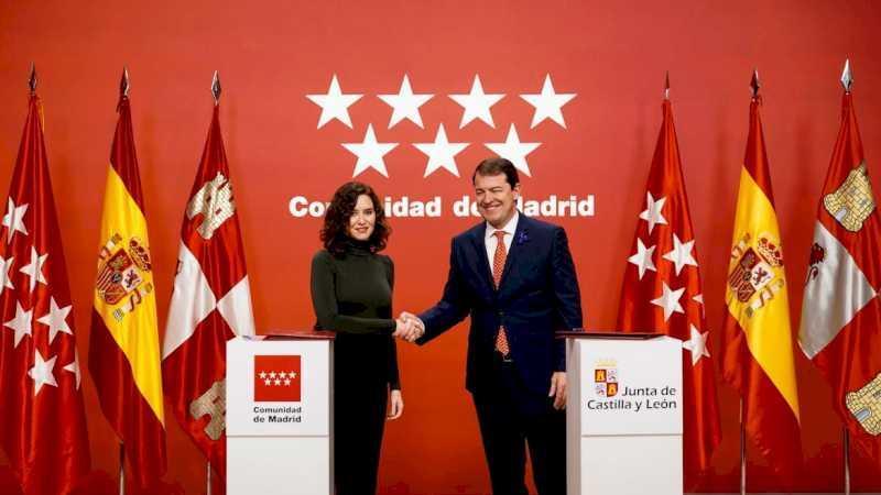 Díaz Ayuso semnează un protocol cu ​​Fernández Mañueco pentru a consolida sistemele de sănătate din Madrid și Castilla y León și pentru a coopera în domeniul dependenței și educației