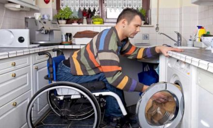 Comunitatea Madrid îmbunătățește Serviciul de tranziție la viața independentă pentru persoanele cu dizabilități fizice