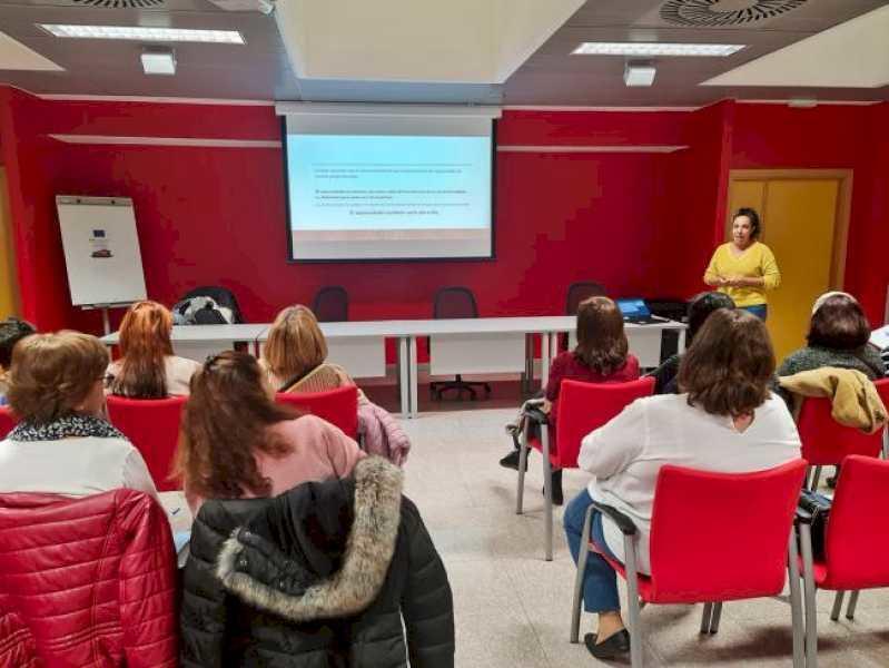 Torrejón – Peste o sută de femei au primit sfaturi privind sănătatea mintală și nutriția în cadrul atelierelor susținute de Spitalul Universitar…