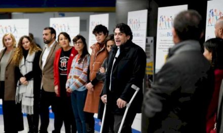 Comunitatea Madrid prezintă campania Metro Suntem online cu tine, cedând spațiu publicitar în rețea către douăsprezece entități sociale
