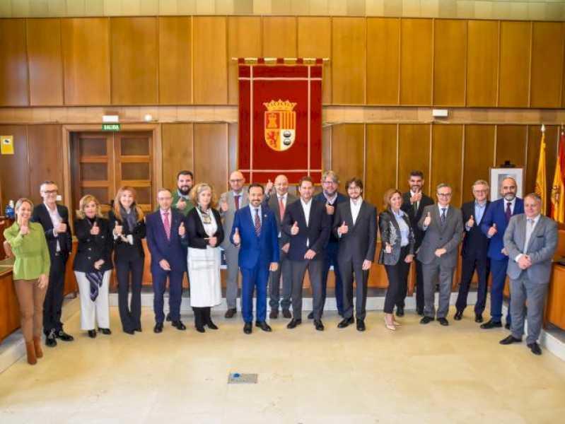 Torrejón – Prima sesiune executivă a clusterului de transformare digitală din Comunitatea Madrid din Torrejón de Ardoz, o inițiativă pi…