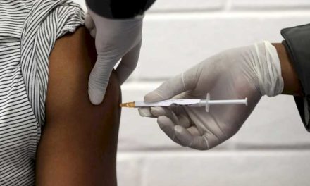 Vaccinarea împotriva COVID-19 sărbătorește doi ani cu peste 104 milioane de doze inoculate