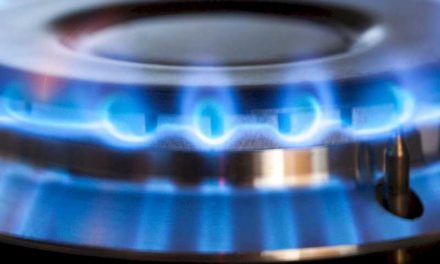 Cererea națională de gaze naturale scade cu 21% în raport cu ultimii cinci ani