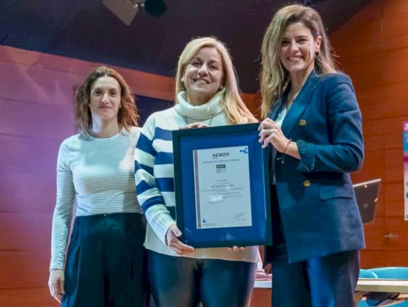 Torrejón – CEIP Seis de Diciembre Torrejón de Ardoz primește certificatul de management al toleranței AENOR pentru angajamentul său de a educa…