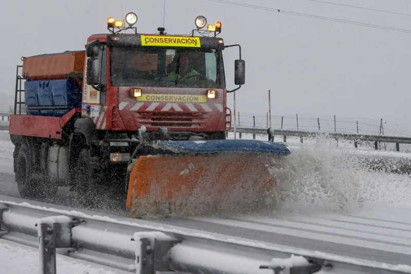 Transportul are 248 de pluguri de zăpadă și 35.779 de tone de fluxuri pentru a face față ninsorilor din Aragon și Comunitatea Valenciană