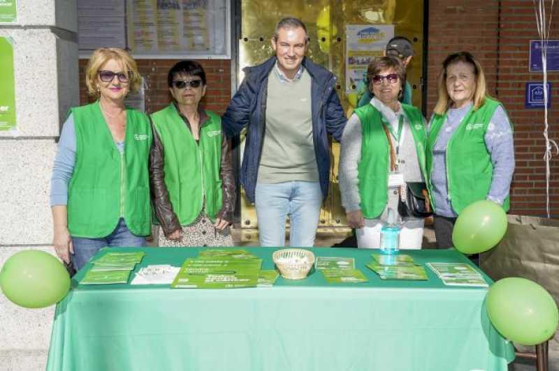 Torrejón – Asociația Spaniolă Împotriva Cancerului din Torrejón de Ardoz a instalat un tabel informativ în Plaza Mayor cu ocazia Zilei Mamei…