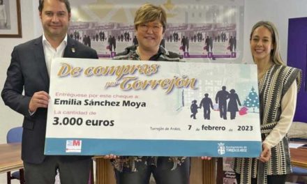 Torrejón – Câștigătorii concursului „Shopping in Torrejón at Magical Christmas” și-au primit astăzi tichetele cadou
