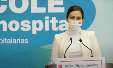 Díaz Ayuso laudă rolul sălilor de clasă din spitale din Comunitate: „De multe ori căldura unui profesor poate face la fel de bine ca terapiile avansate”