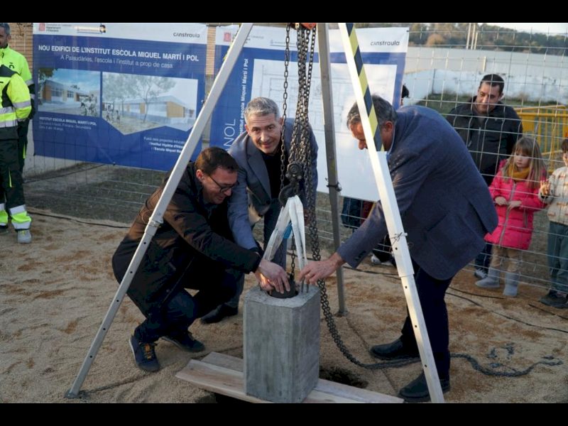 Ministrul Educației pune prima piatră a noii clădiri a Institutului școlar Miquel Martí i Pol de Lliçà d’Amunt