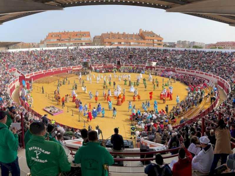 Torrejón – Torrejón de Ardoz este plin de bucurie și culoare în timpul sărbătoririi Carnavalului 2023, care bate recordul de participare și este…